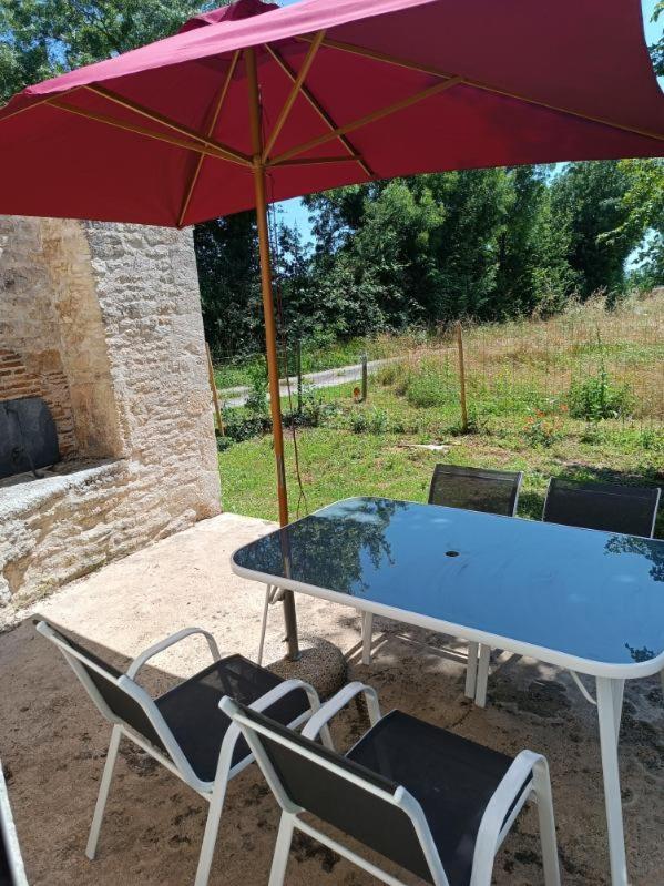 La Petite Maison Matha Екстериор снимка